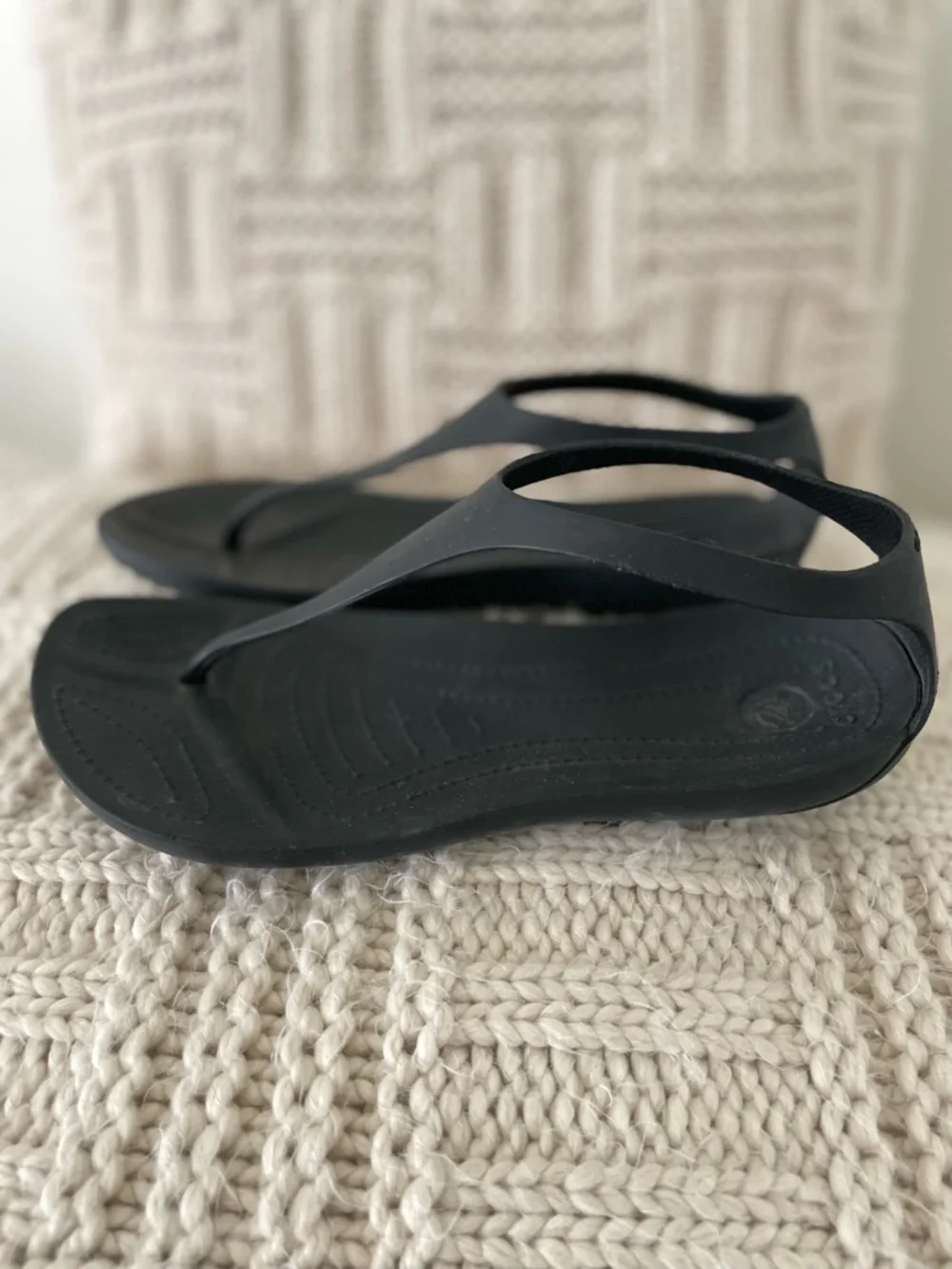 CROCS Sexi Serena Size 8 Black Sandals Flip Flop Slingback - Picture 2 of 6